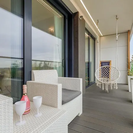 Premium Apartament Natural With Balcony By Renters Prestige Daire