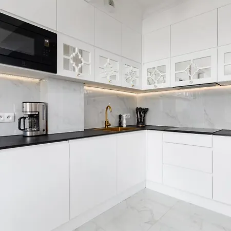 Premium Apartament Natural With Balcony By Renters Prestige Darlowko