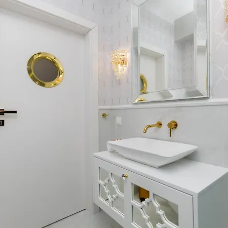 Premium Apartament Natural With Balcony By Renters Prestige